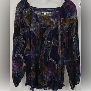 Chico's 4 (XXL) 
Multicolor Pleated Blouse with Floral Puff Sleeves